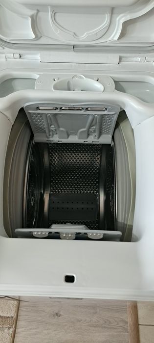 Mașina de spălat Electrolux cu încărcare verticală