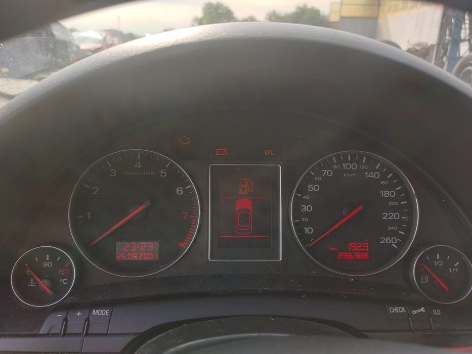 Piese capota ușa faruri oglinda macara stop portbagaj aripa audi A4 b6