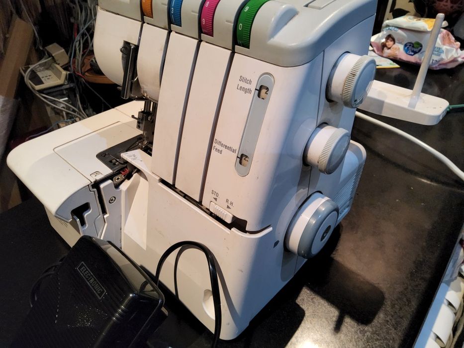 JANOME коверлок (оверлок) для трикотажа.