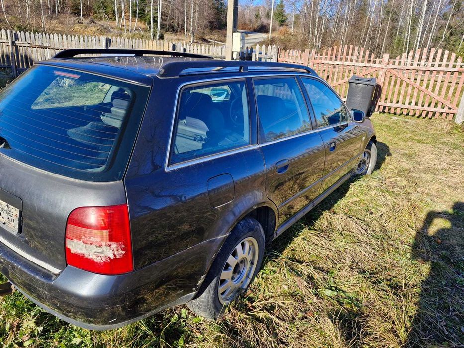 Vând autoturism urgent pentru piese