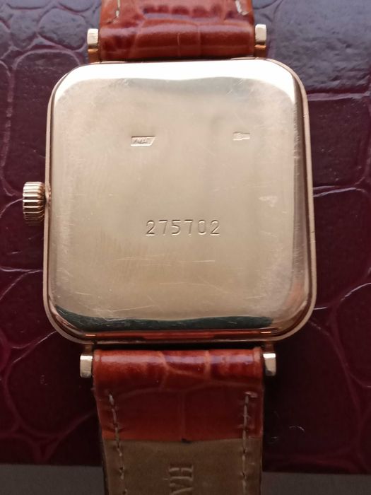 Часы «МакТайм» золотые