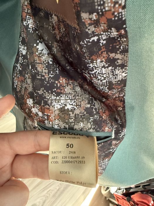 Sacou verde de barbati - Escudo