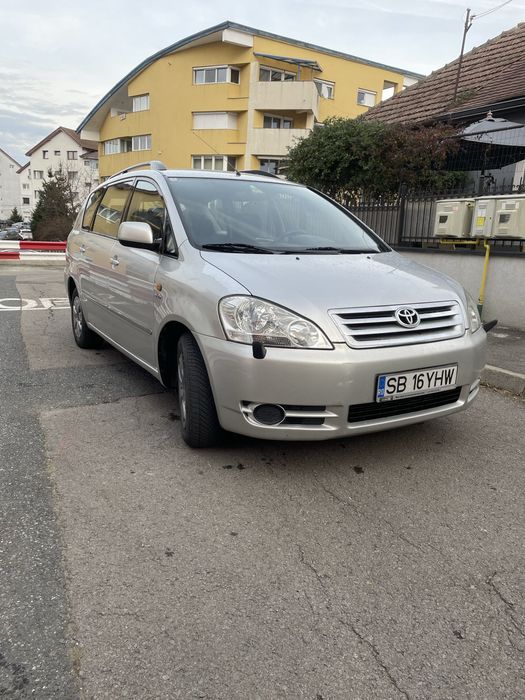 Toyota Avensis Verso