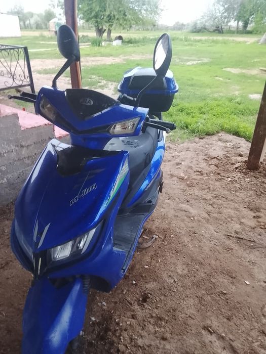 Скутер бензиновый