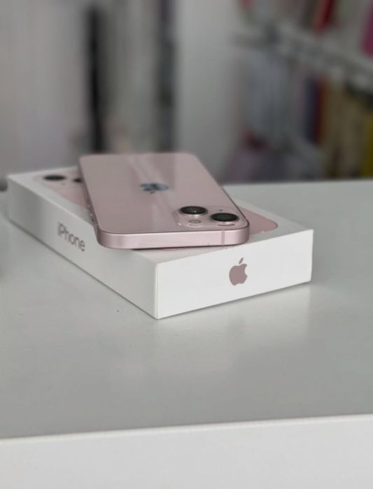 Продавам айфон 13