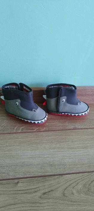 Меки ботушки Next кроко