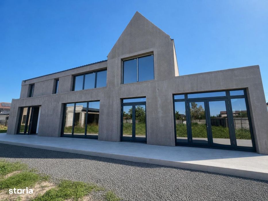 Casă De Vânzare Cu Garaj Și Piscină; 563 M2+2000 M2 Teren - Proprietar
