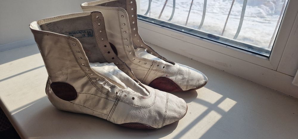 Борцовки или боксерки времен СССР.