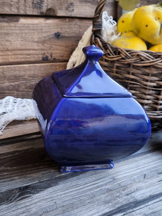 Кобалтово синя кутия / бонбониера