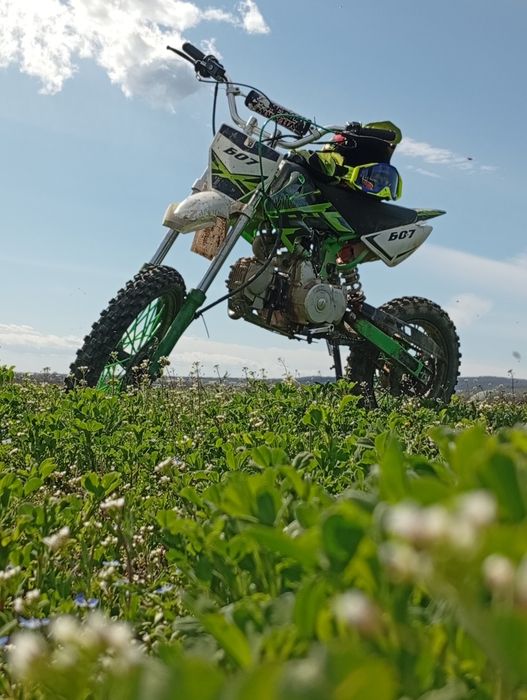 Vând cross MMX 125CC 4T