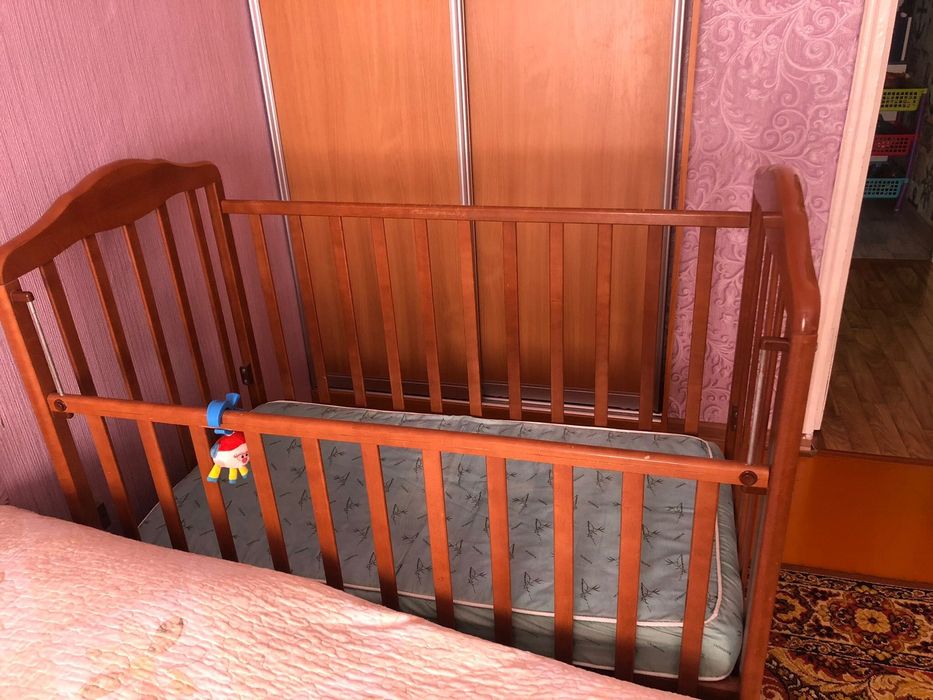 Детская деревянная кровать