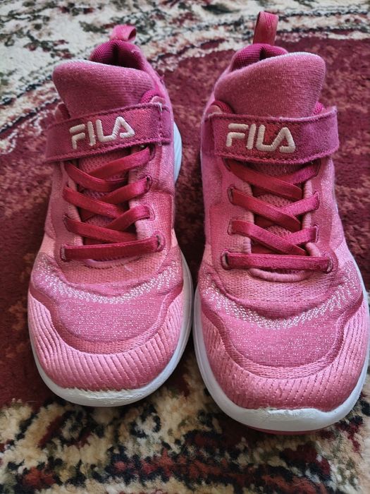 Adidași Fila mărime 33