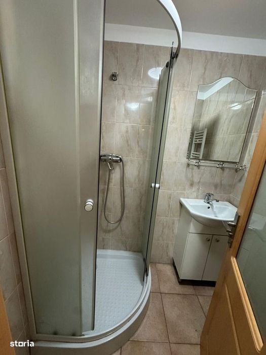 Casa de inchiriat, 25 camere, 25 bai, receptie,T719
