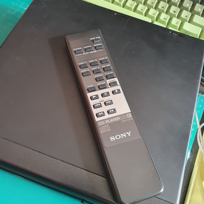 CD проигрыватель SONY CPD-S45