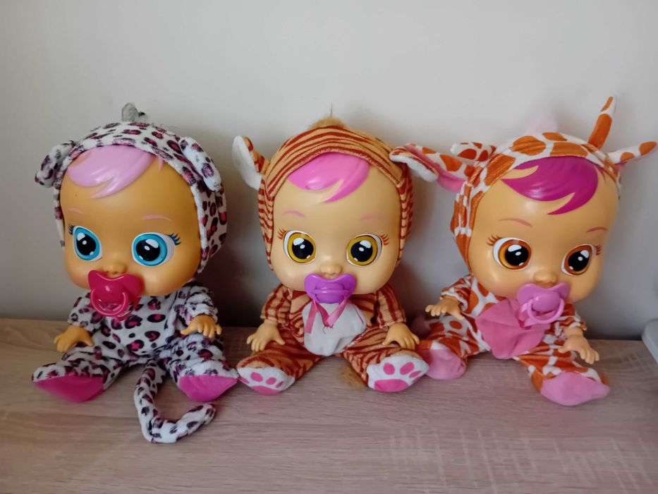 Cry babies, пъзел, кубчетата и други играчки