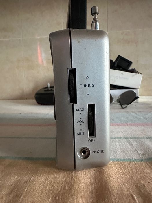 Vând radio cat funcțional.