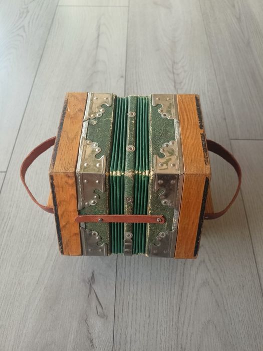 Concertina,Muzicuta, bandoneon, armonica, acordeon