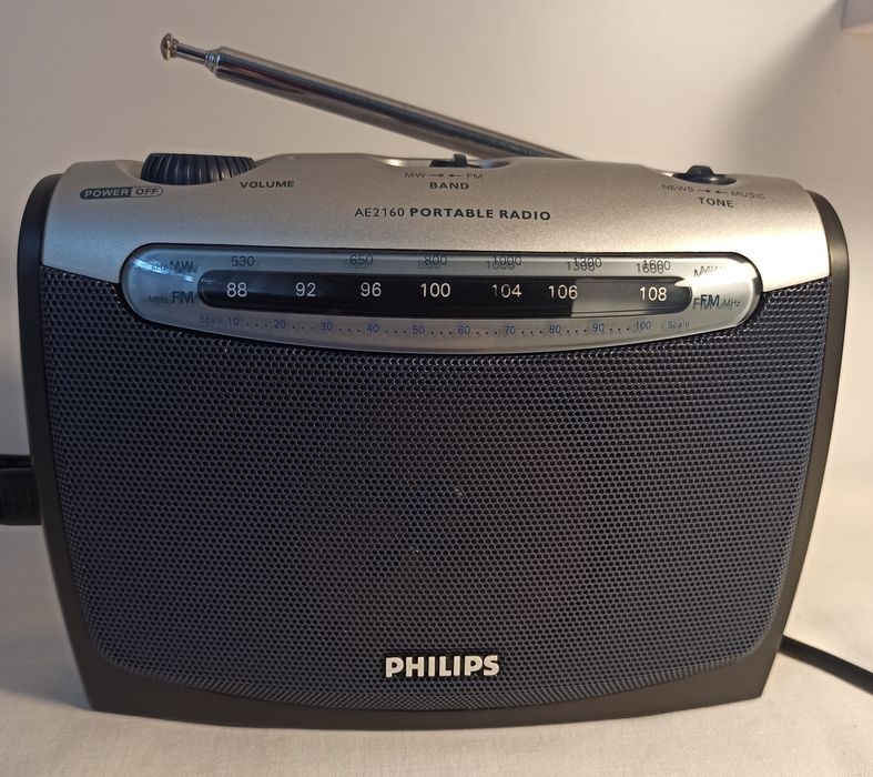 Radio SoundMaster FM AM Ceas Alarma + Radio Philips portabil FM+AM
