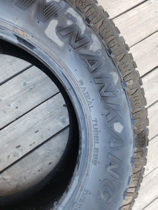 Продам зимние шины 265/65/17