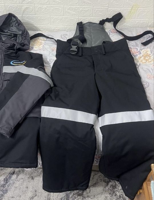 Продаётся Зимняя Спецодежда!