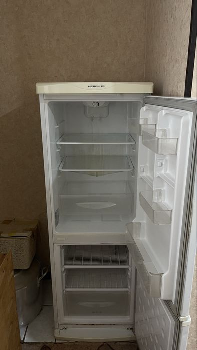 Холодильник LG белый