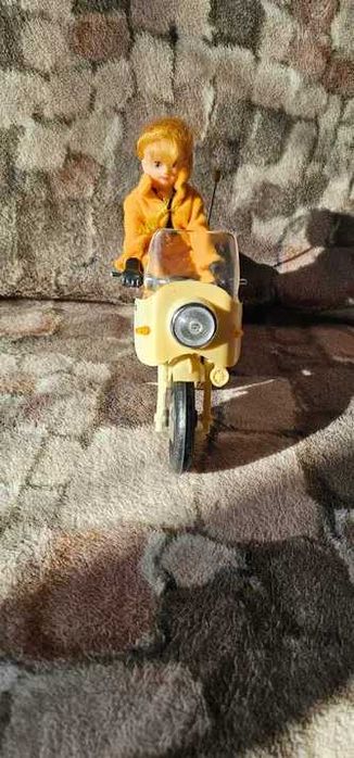 jucarie veche chinezeasca din tabla cu plastic fata apple