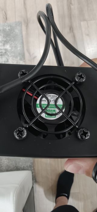 инвертор на ток на Duracell – от  12V ток от акумулатор в 230V  за кола