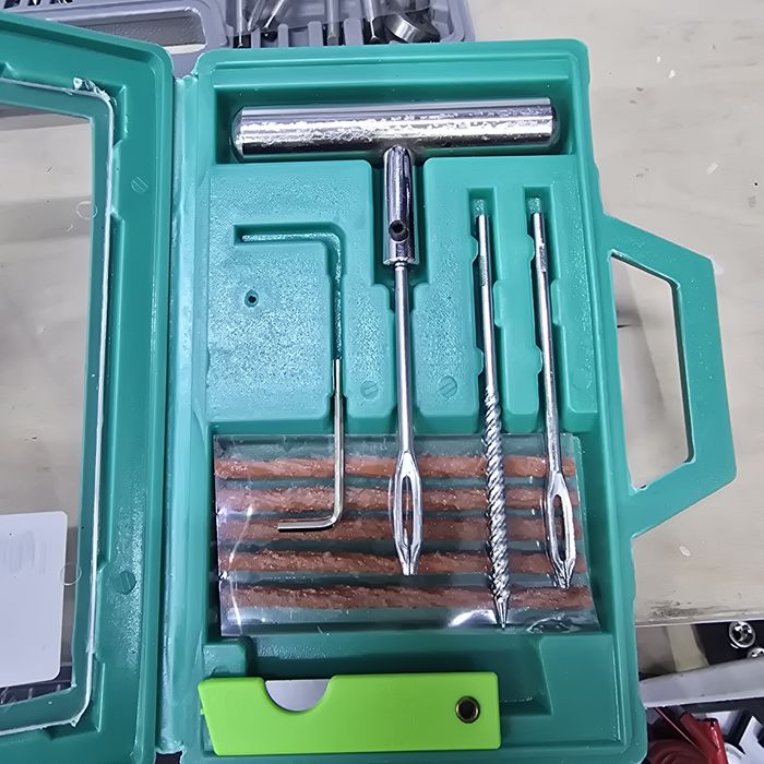 Набор для шины на машину автомобиля авто. Наборы для ремонта шины