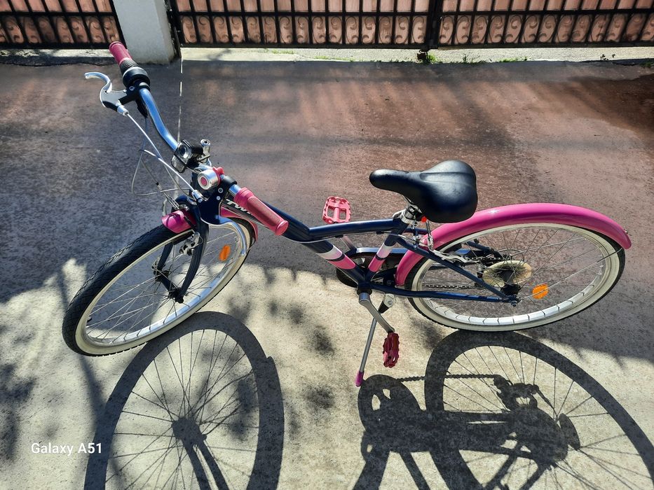 Vând bicicletă  fete