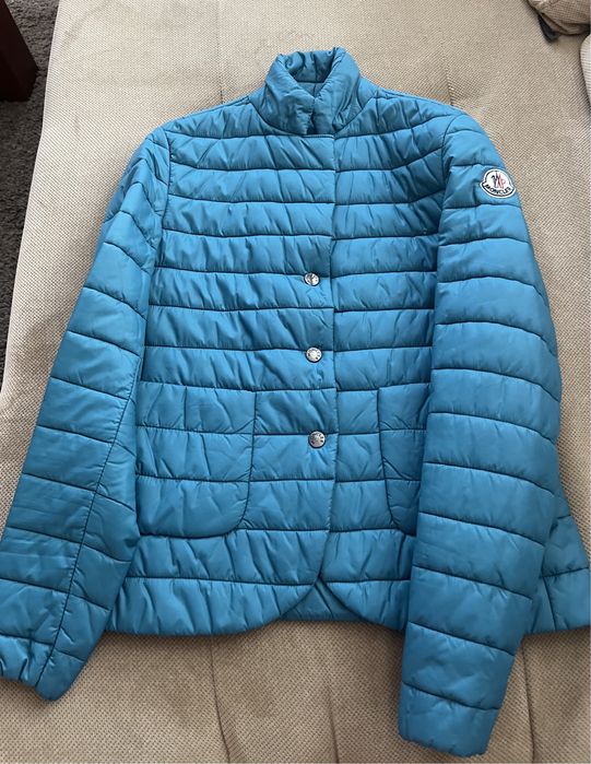 Пухено  преходно яке MONCLER