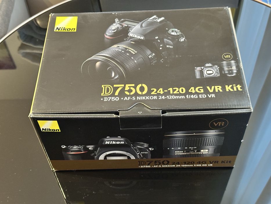 Nikon D750 + 24-120 f/4 VR Kit | 35K cadre | stare excelentă | cutie