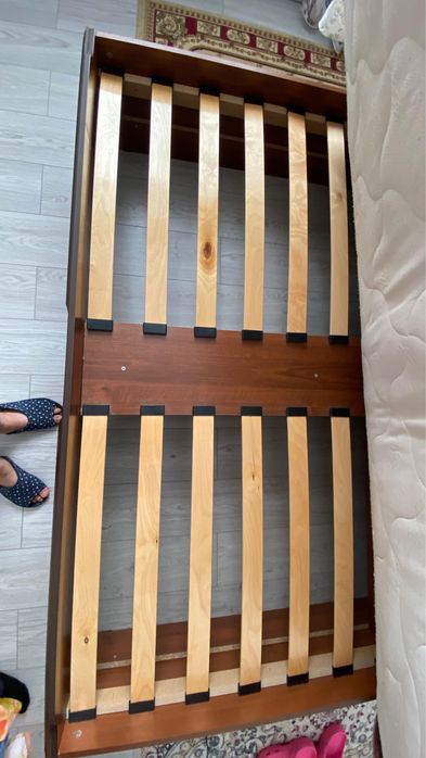 Продам спальный гарнитур