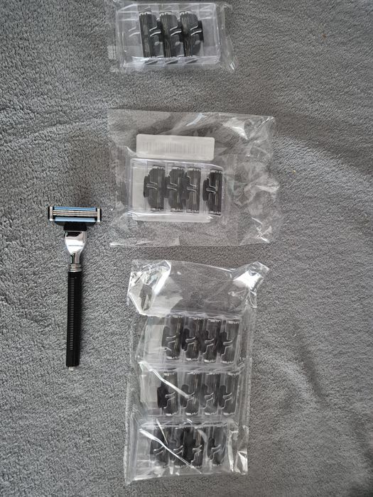 Rezerve lame Mach 3 si maner aparat