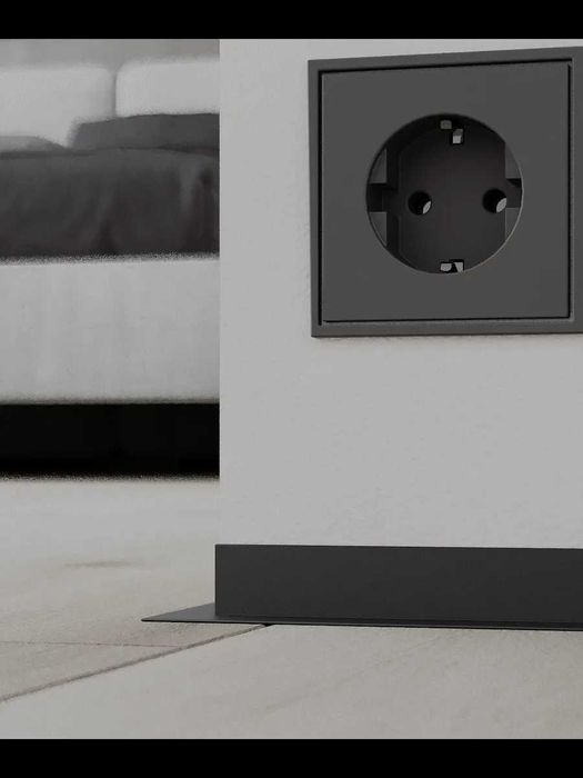 Микроплинтус для пола чёрный