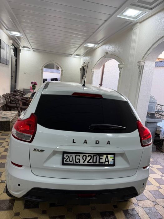 Машина, Lada Xray