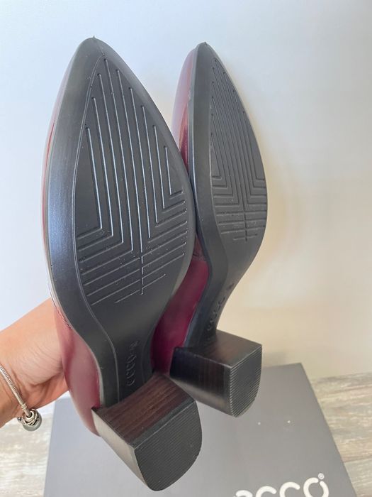 Чисто нови дамски обувки 38 номер на марка ECCO.