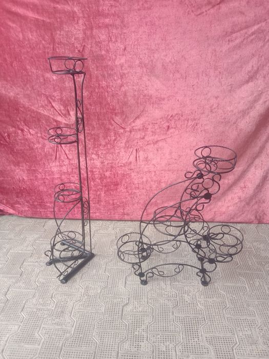 Подставки для цветов.