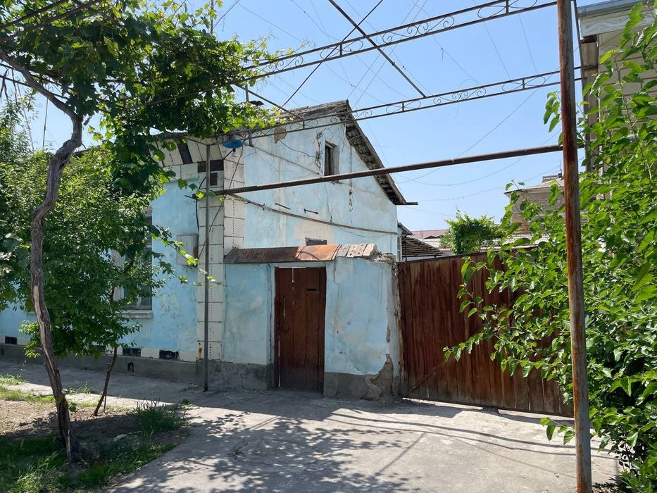 Капитал банк оркасида 6 сотих уй сотилади нархини келишамиз