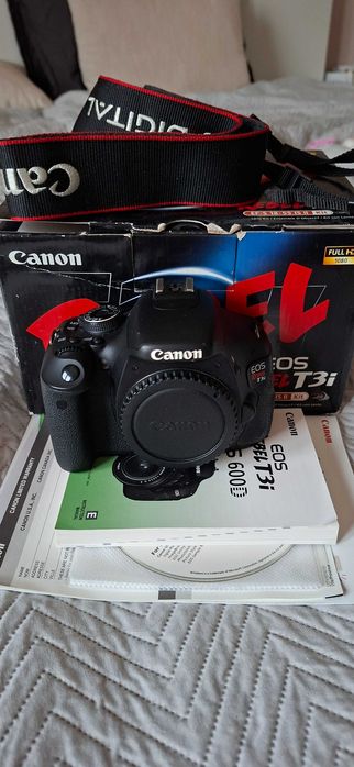 Canon EOS Rebel T3i / 600D