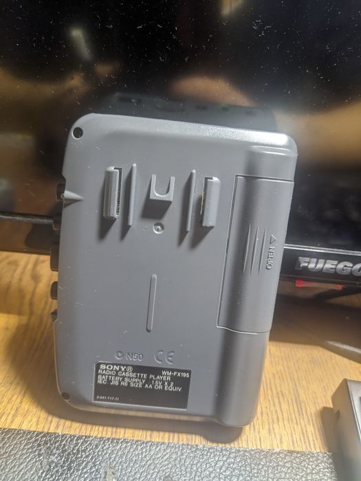 Sony wallkman WM-FX195  с радио ,мегабас и AVLS