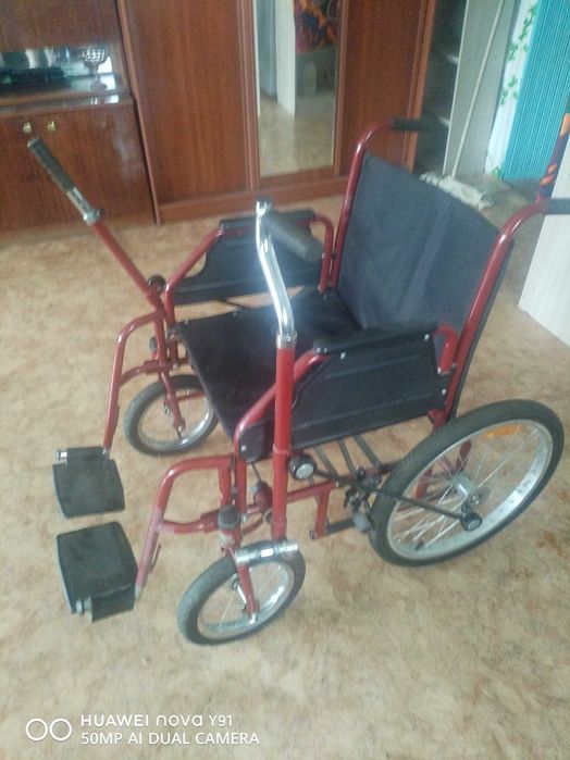 Продам инвалидную коляску