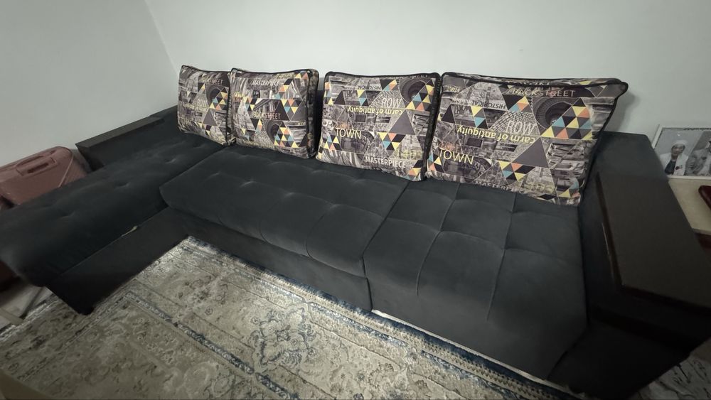 Угловой диван в отличном состоянии