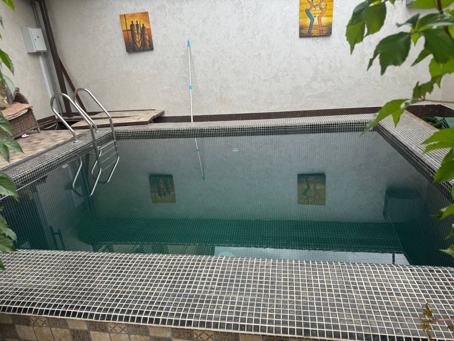 Продам дом. Три этажа. 8 спален. Пять сан узлов