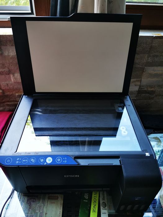 Vând imprimantă Epson L3151 EcoTank, multifuncțională (printare, copiere și scanare), în stare foarte bună de funcționare și aspect îngrijit.