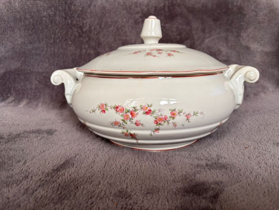 Порцеланов супник с флорален декор – винтидж стил