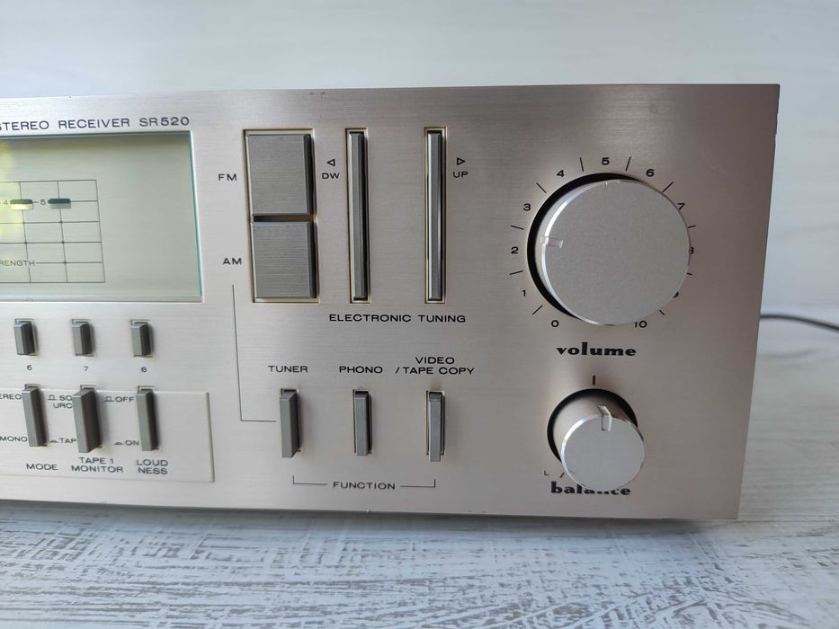 Винтидж стерео ресивър Marantz SR520 – Златна серия