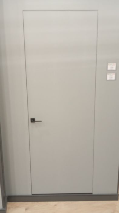 Продаются двери с ветририны