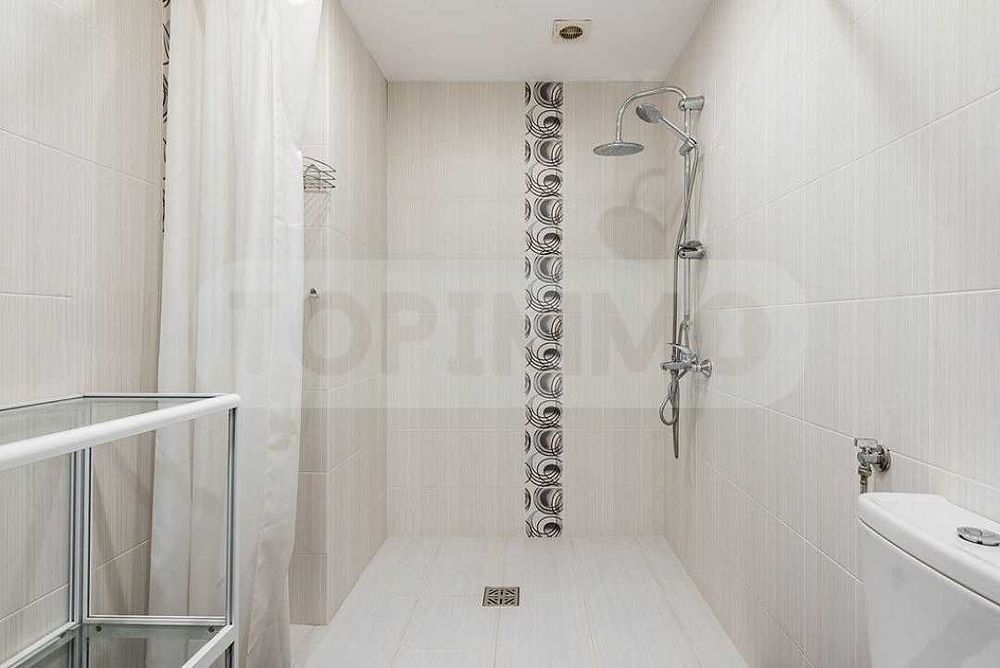 Дава се под наем Тристаен апартамент в Варна, Център - 110 кв.м за 897.6 € - Снимка #11