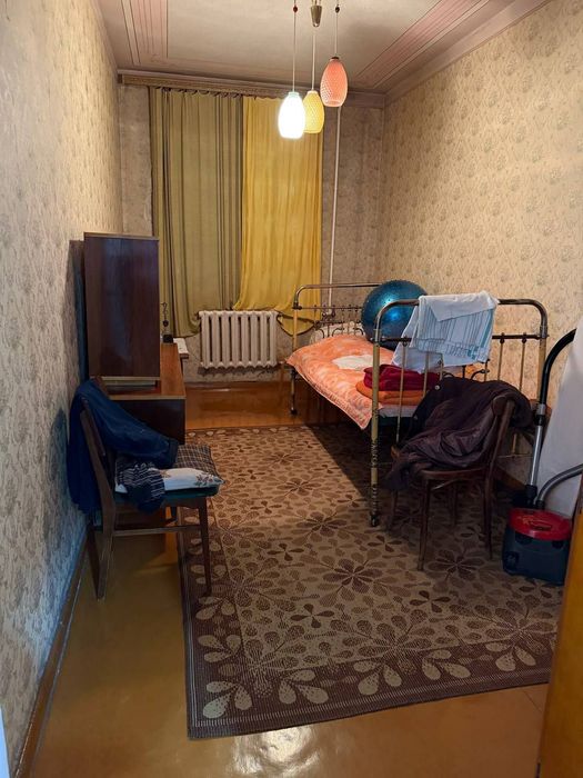 Квартира продаётся Чиланзар 6 квартал 3/2/4 без ремонта орр Райхон каф