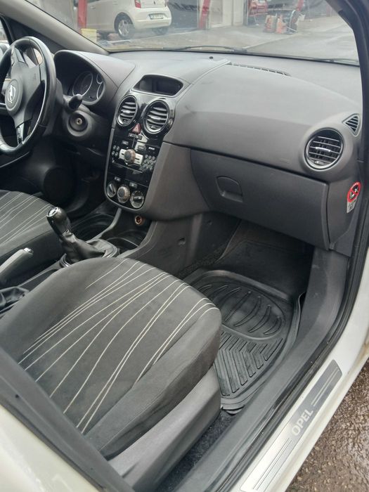 Опел Корса 1000к. 2010г.